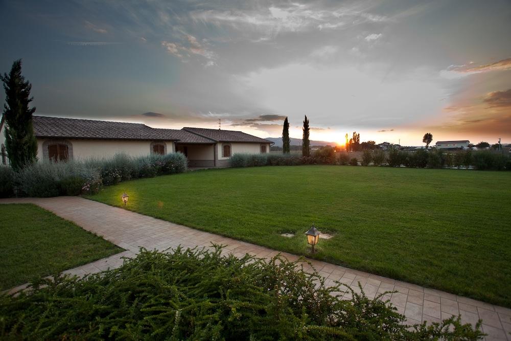 Agriturismo Le Rondini Di Francesco Di Assisi Cannara Exterior photo